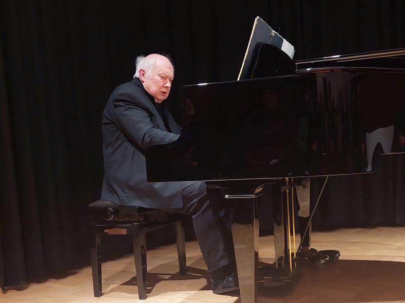 Michael Leslie